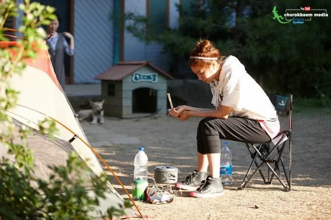 라면 조리하는 애프터스쿨 유이