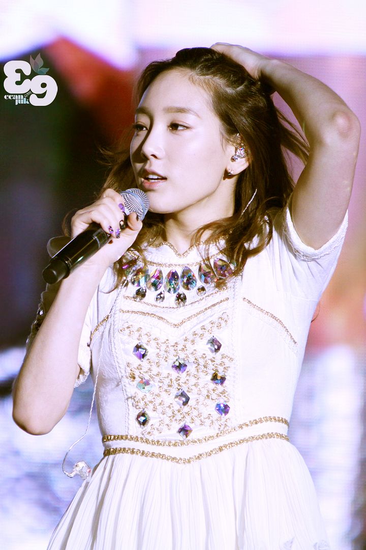 121007 강남 페스티벌 태연 직찍 35pics (CRISIS메인 + 깐죽Part.1 + 탱별)