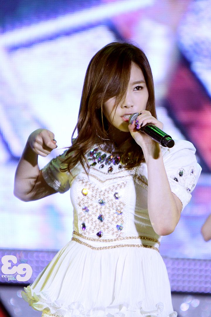 121007 강남 페스티벌 태연 직찍 35pics (CRISIS메인 + 깐죽Part.1 + 탱별)