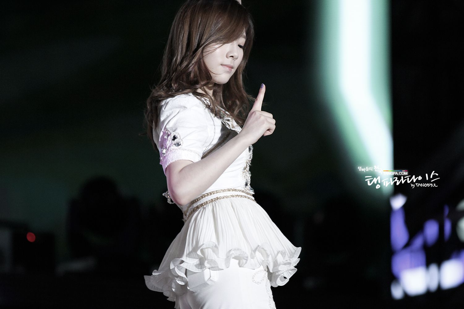 121007 강남 페스티벌 태연 직찍 35pics (CRISIS메인 + 깐죽Part.1 + 탱별)