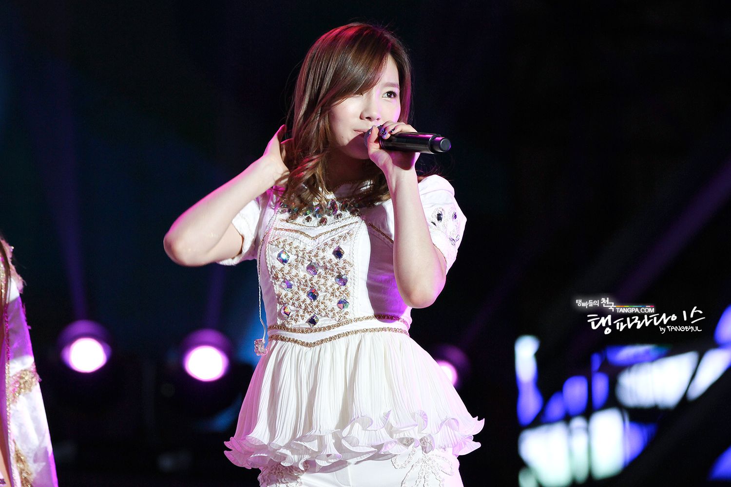 121007 강남 페스티벌 태연 직찍 35pics (CRISIS메인 + 깐죽Part.1 + 탱별)