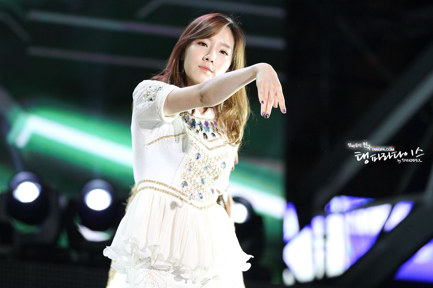 121007 강남 페스티벌 태연 직찍 35pics (CRISIS메인 + 깐죽Part.1 + 탱별)