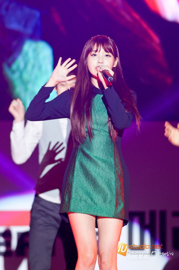 [직찍_151pics] 아이유(IU) - 121020 메리츠 90주년 기념 걷기대회