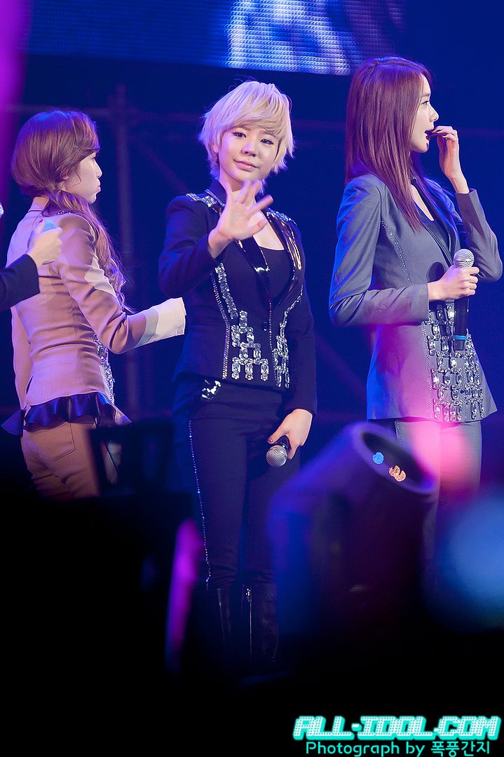 [40pics] 소녀시대(Girls Generation) @ 121021 GS&Concert