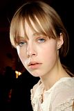 Edie Campbell エディ・キャンベル