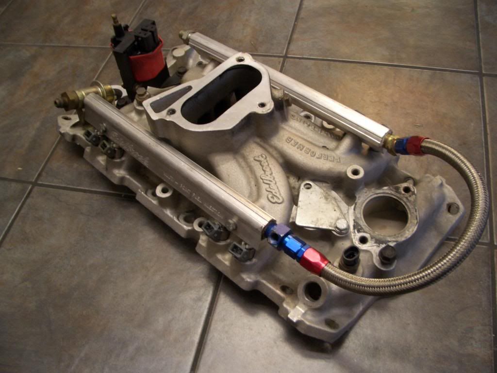 Edelbrock TBI Intake Manifold 3502 with Injectors Fuel Rail Coil SBC