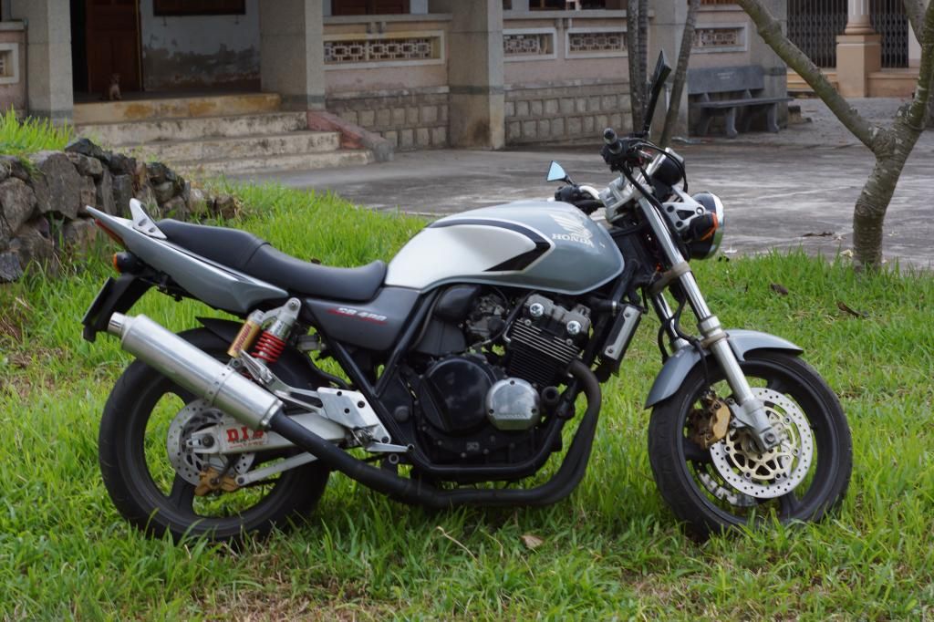 Bán một chiếc xe CB 400 super four Vtec 2 lên Vtec 3 và nhiều đồ chơi đang dùng