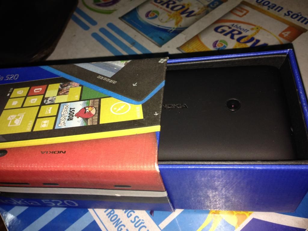Bán một cây lumia 520 fullbox đẹp 1tr4