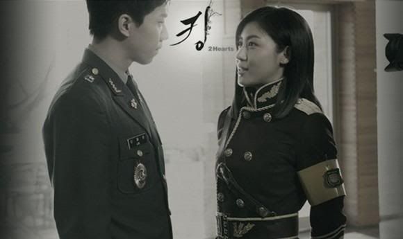 lee_seung_gi_ha_ji_won_in_uniforms.jpg