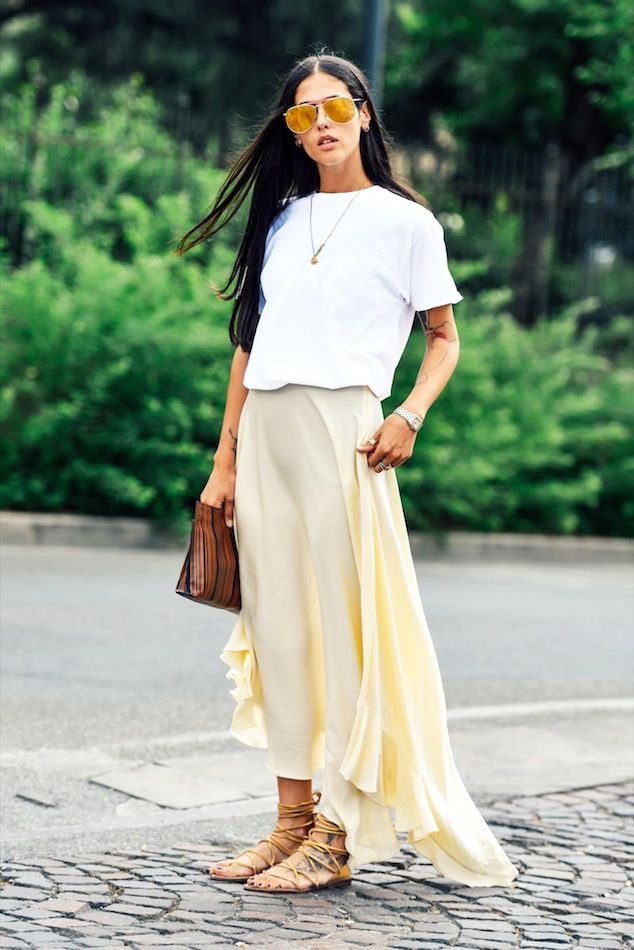 This Street Style Look Is The Epitome Of Casual Chic For Summer