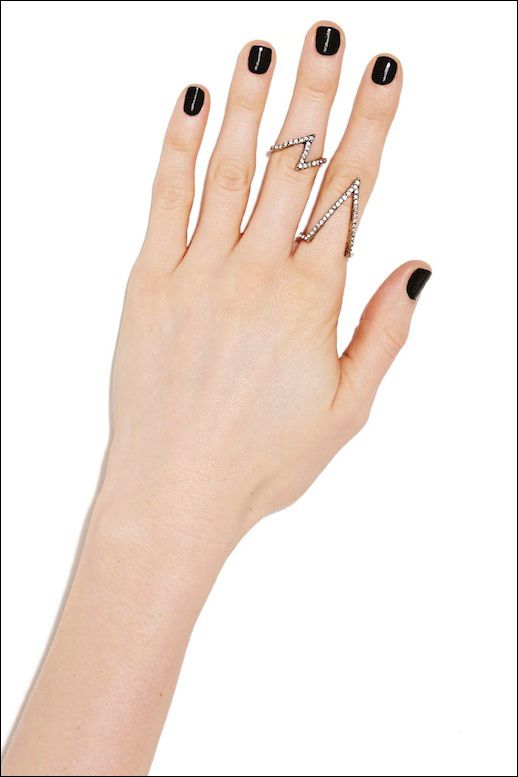 LE FASHION BLOG NASTY GAL RINGS NAIL POLISH MANICURE ZIG ZAG PAVE STYLE LIGHTNING RING SMALL DAINTY RINGS AFFORDABLE CHEAP JEWELRY 5 photo LEFASHIONBLOGNASTYGALRINGS5.jpg
