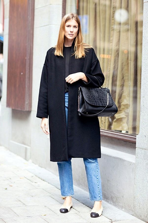 Street Style: A Classic Take On Chanel Cap-Toe Flats | Le Fashion