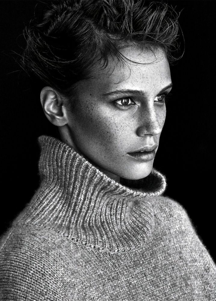 Le Fashion Blog -- Marine Vacth With Cozy Classic Fall Style -- Celine Turtleneck -- Fresh Faced French Beauty With Freckles -- Elle France -- photo Le-Fashion-Blog-Marine-Vacth-Cozy-Classic-Fall-Style-Celine-Turtleneck-French-Beauty-Fresh-Face-Freckles-Elle-France.jpg