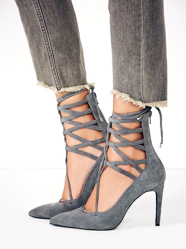 Le Fashion: Shoe Crush: Grey Suede Lace-Up Heels