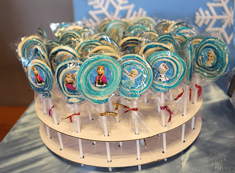 Ykaie Is 7 A Frozen Themed Birthday Party The Peach Kitchen