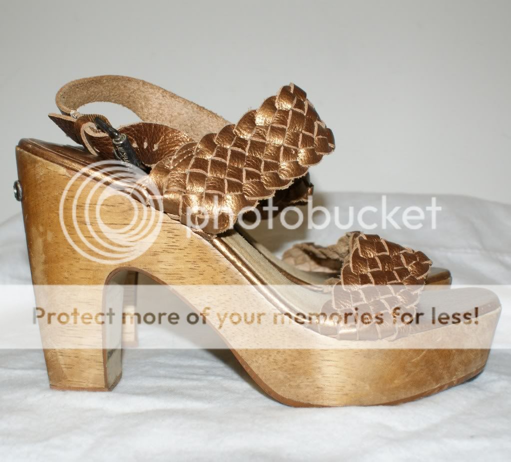 MICHAEL MICHAEL KORS Bronze Metallic Woven Leather Wooden Sandals 
