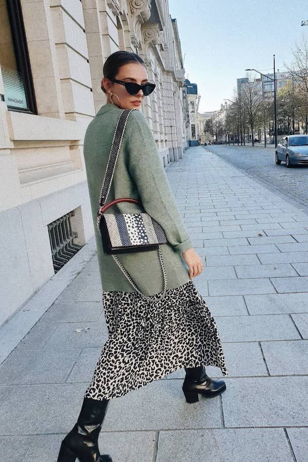 How to Wear an Animal Print Skirt for Winter