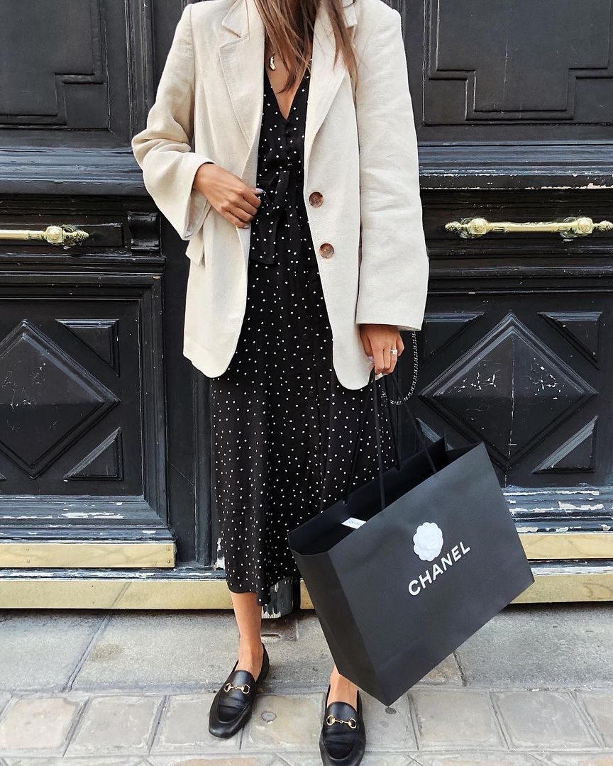 How to Wear a Linen Blazer for Spring — @fakerstrom in a Polka-Dot Midi Dress and Gucci Loafers
