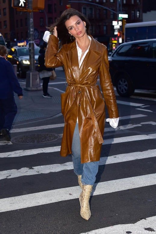 Le Fashion Blog Emily Ratajkowski Camel Colored Leather Trench Coat Update A Trench Via Vogue 
