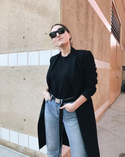 Le Fashion Blog Classic Pairing Editor Style Celine Sunglasses Black Blazer Black T Shirt Vintage Levi Jeans Via @anna__laplaca 