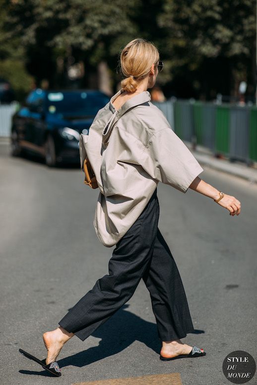 Le Fashion Blog Couture Street Style Suzanne Koller Oversized Beige Blouse Cropped Linen Trousers Embellished Slides Via Style Du Monde 