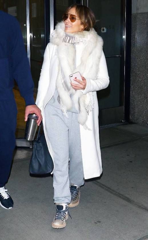 Le Fashion Blog Jennifer Lopez Shop Stylish Sweatpants For Winter Via Who What Wear 
