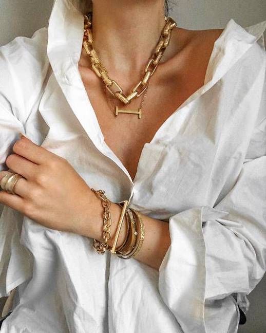 Le Fashion Blog Layered Gold Necklace Trend Shop Best Necklaces Via @ANNARVITIELLO 