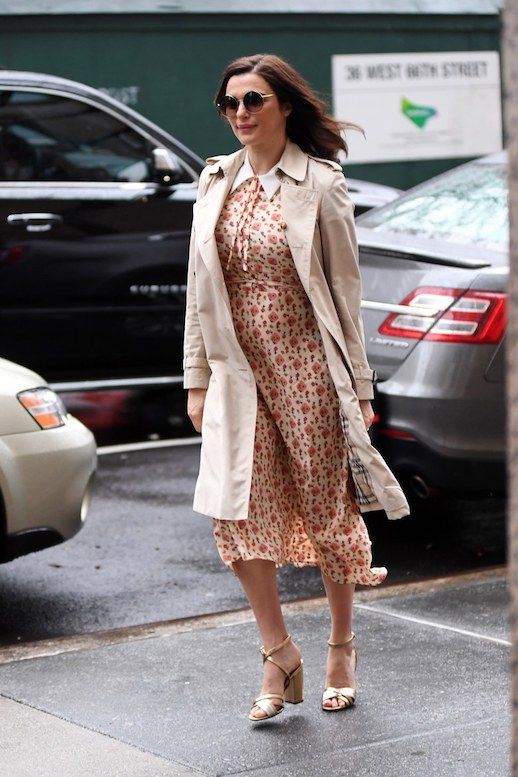Le Fashion Blog Rachel Weisz Maternity Round Sunglasses Trench Coat Floral Motif Dress Heels Via Vogue 
