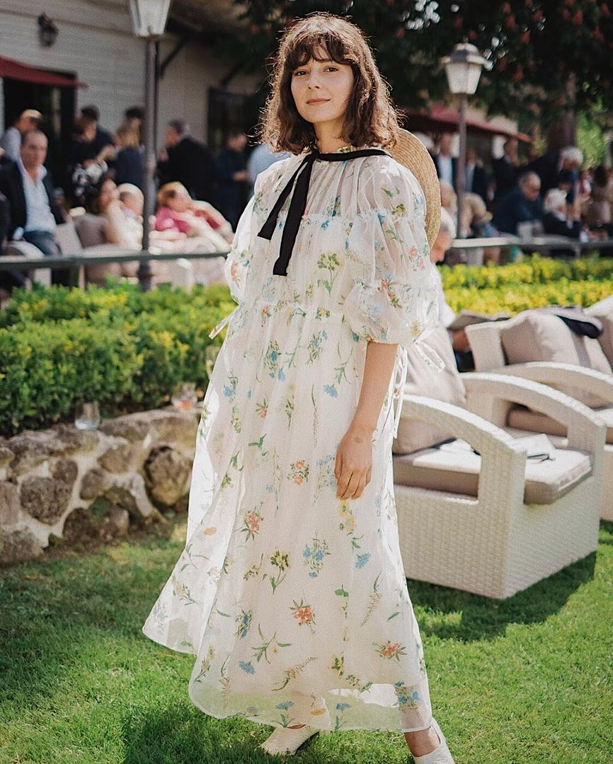 Le Fashion Blog Shop Summer 2019 Milkmaid White Dresses Via @Alyssainthecity 