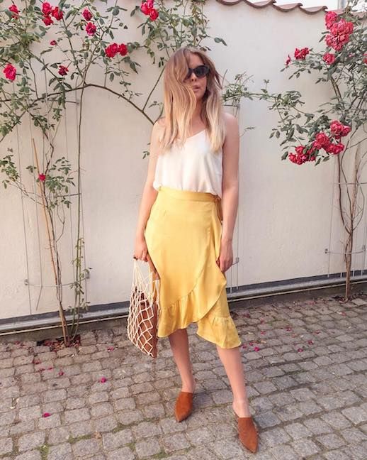 Le Fashion Blog Sunglasses Tank Top Silk Yellow Midi Ruffled Skirt Netted Bag Trend Camel Colored Flats Via @deeshopdK 