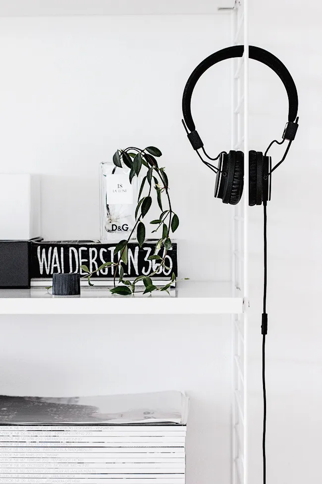 LE FASHION BLOG HOME DECOR INSPIRATION MIJA THE SUPER ORDINARY SWEDISH INTERIOR DESIGN BLOGGER BLACK AND WHITE FASHION RELATED DETAILS MAGAZINE STACKS WHITE SHELVES LARGE HEADPHONES DG DOLCE GABBANA LA LUNE PERFUME 10 photo LEFASHIONBLOGHOMEDECORINSPIRATIONMIJATHESUPERORDINARY10.jpg