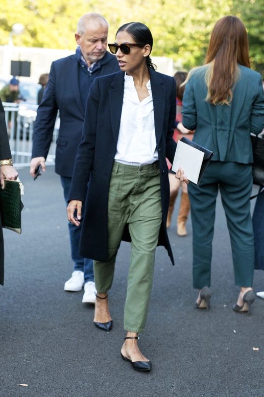 Modern Universal Fashions: A Classic Street Style Take On Green Pants
