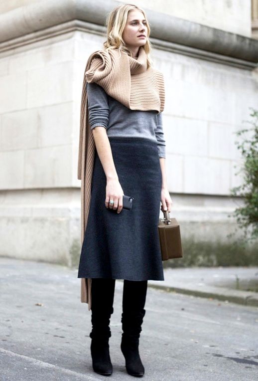 Le Fashion: Get This Street Style Star's Insanely Chic Turtleneck Scarf ...