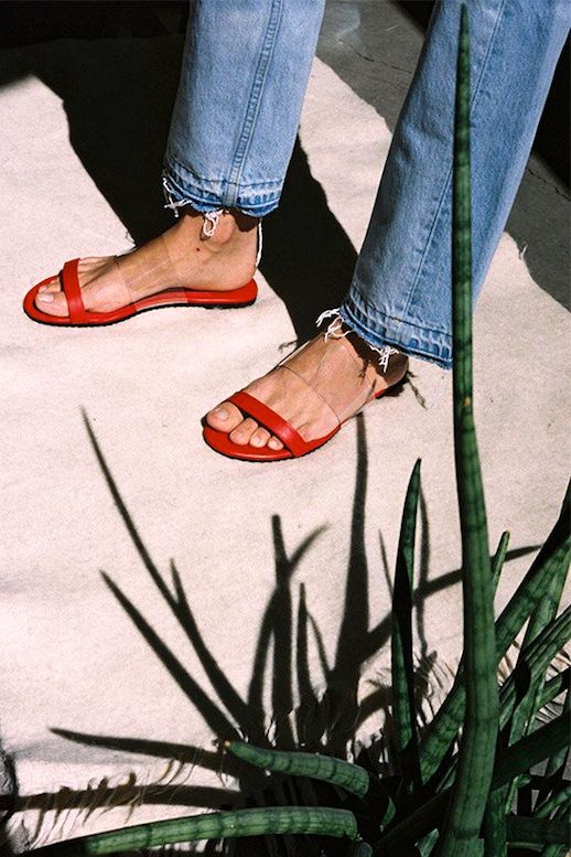 The Coolest Red Sandals To Buy Before The Season Is Over | Le Fashion ...