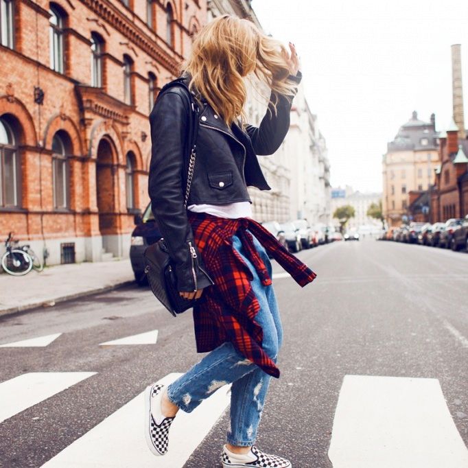 Le Fashion Blog -- 15 Ways To Wear Checkered Vans Slip On Sneakers -- Blogger Style: Plaid Shirt And Boyfriend Jeans -- Via Angela Blick -- photo 10-Le-Fashion-Blog-15-Ways-To-Wear-Checkered-Van-Slip-On-Sneakers-Plaid-Shirt-Boyfriend-Jeans-Via-Angela-Blick.jpg